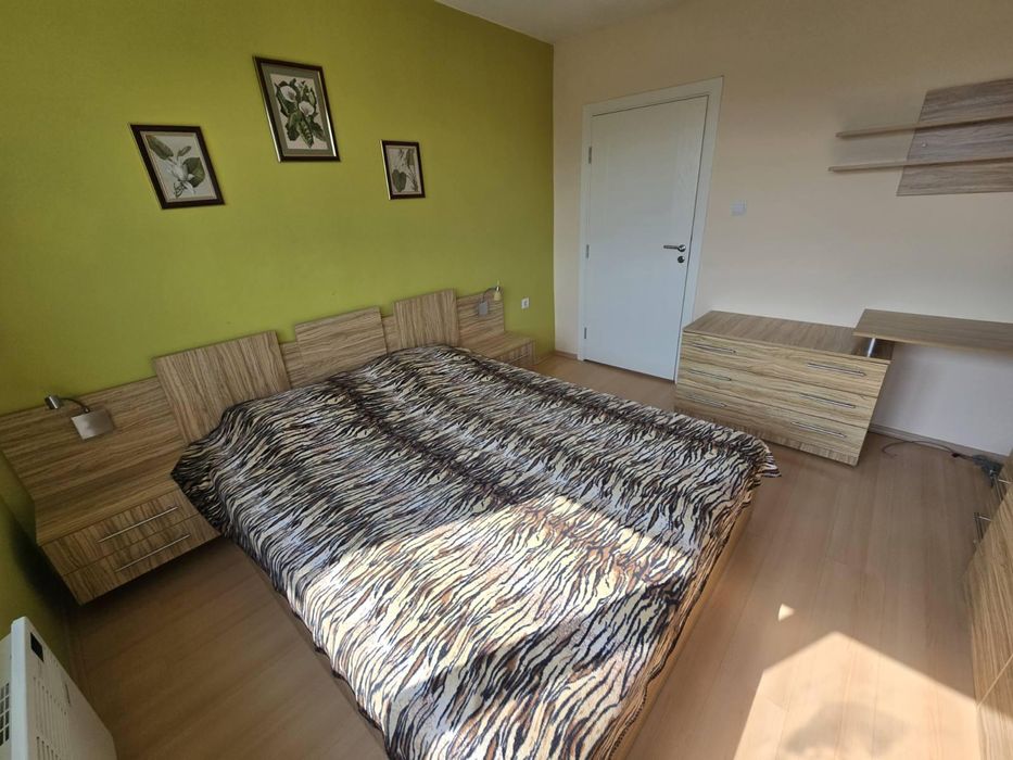 Дава се под наем Тристаен апартамент в Бургас, Братя Миладинови - 100 кв.м за 816 € - Снимка #6