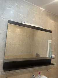 Зеркало с деревянной подставкой для ванной комнаты