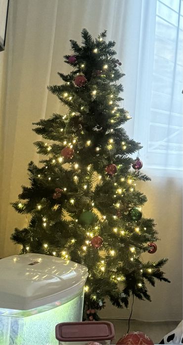 Продам ноаогоднюю елку