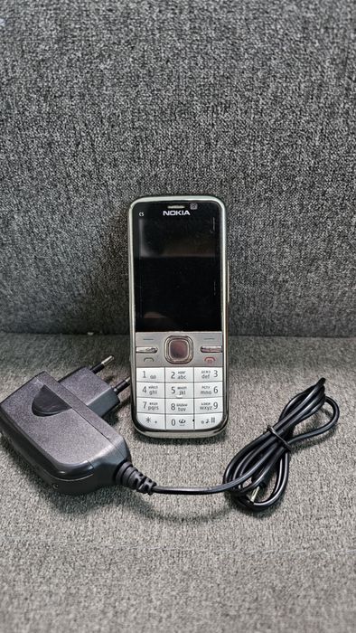 Телефон  Nokia C  5