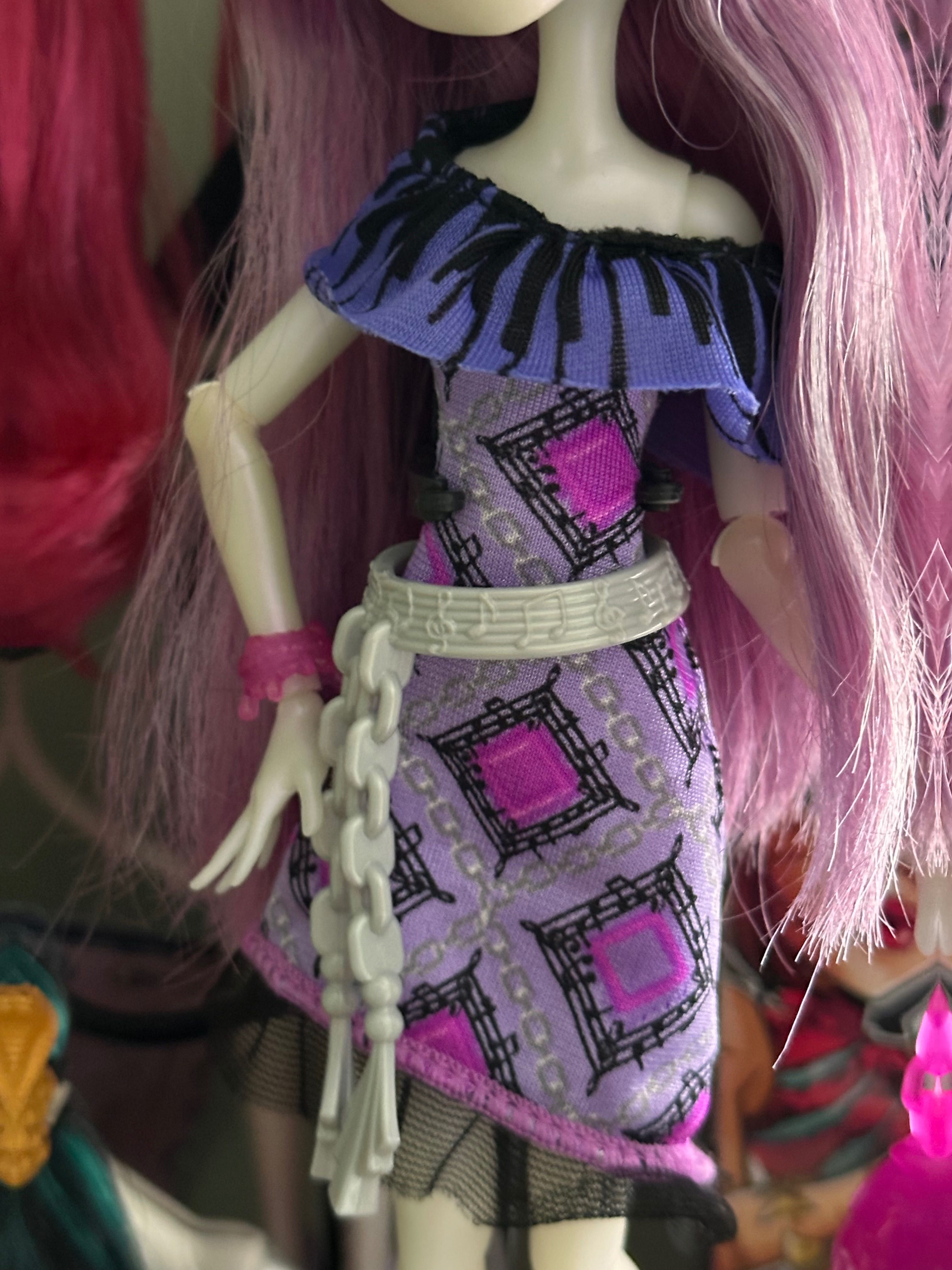 Кукла Monster High Ари базовая: первый день в школе