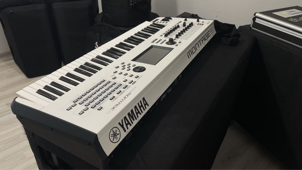 Yamaha montage 5 white