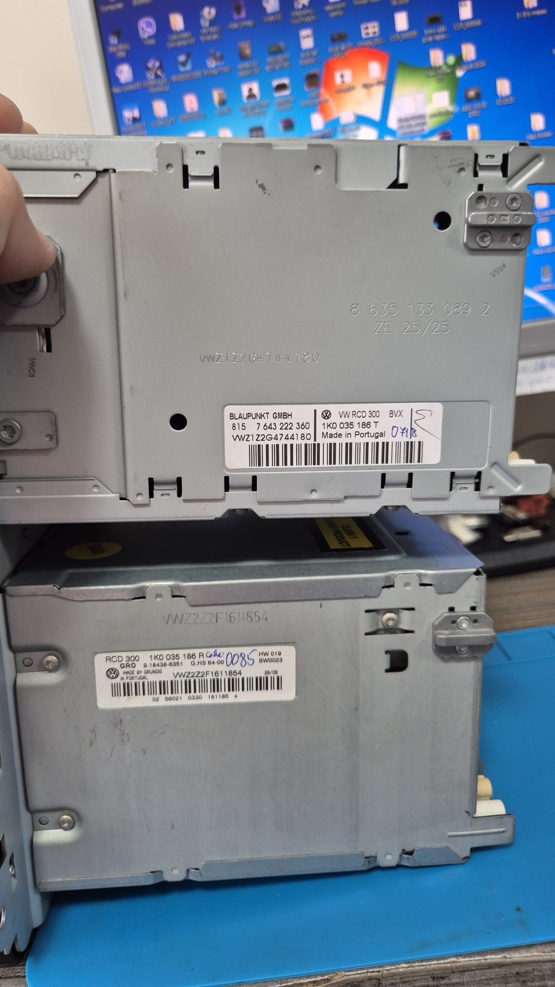 vw RCD 300 радио,наличен код! vw RCD300