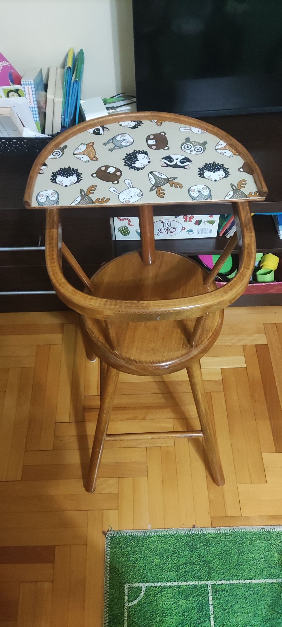 Scaun din lemn pentru bebelusi