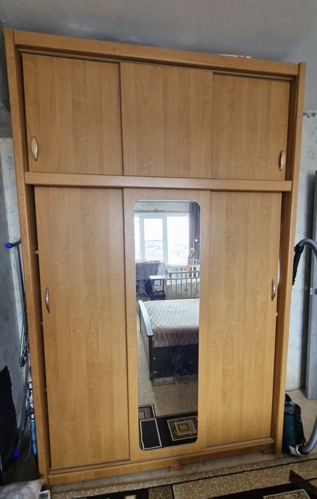 Продам шкаф купе б/у.