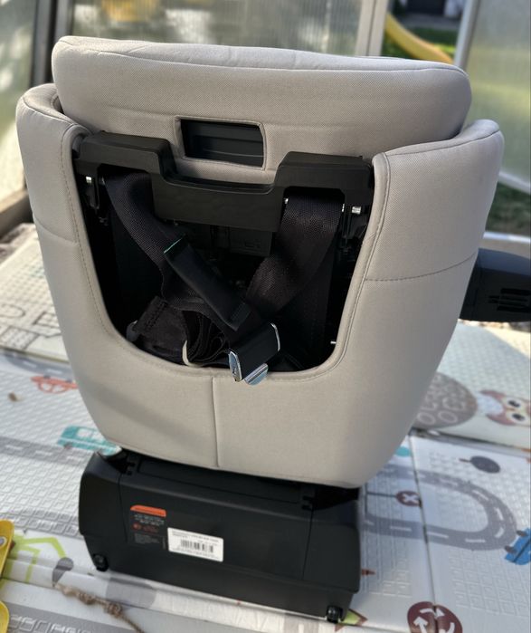 ЧИСТО НОВ Britax romer advansafix pro lux