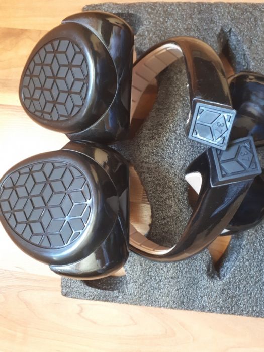 Уникални, екстравагантни сандали