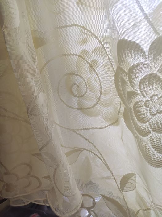 Perdea jacquard pe banda incretita