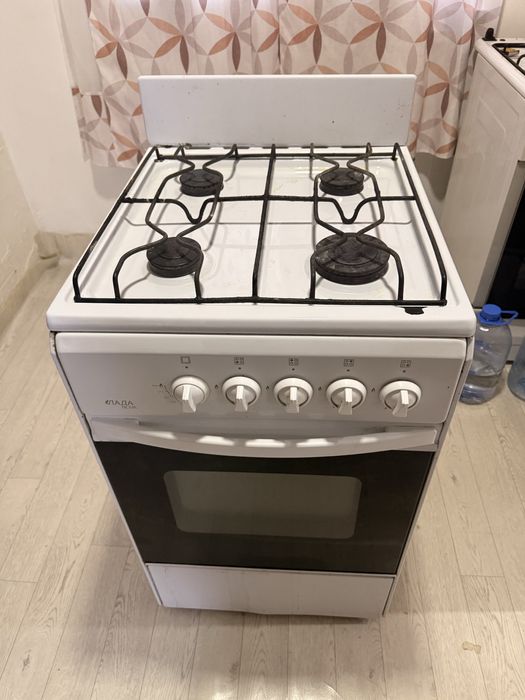 Продам газ плиту   с доставкой рабочий