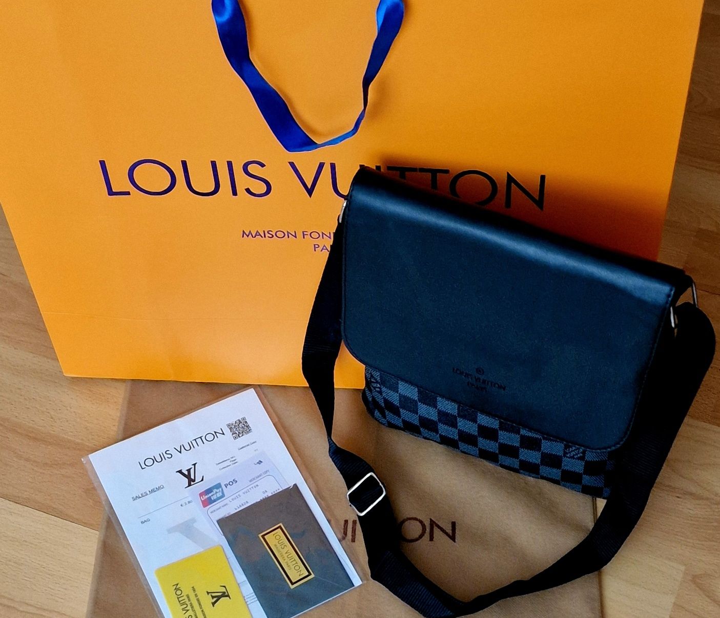 Set Louis Vuitton, curea+geanta  crossbody, saculet, eticheta incluse