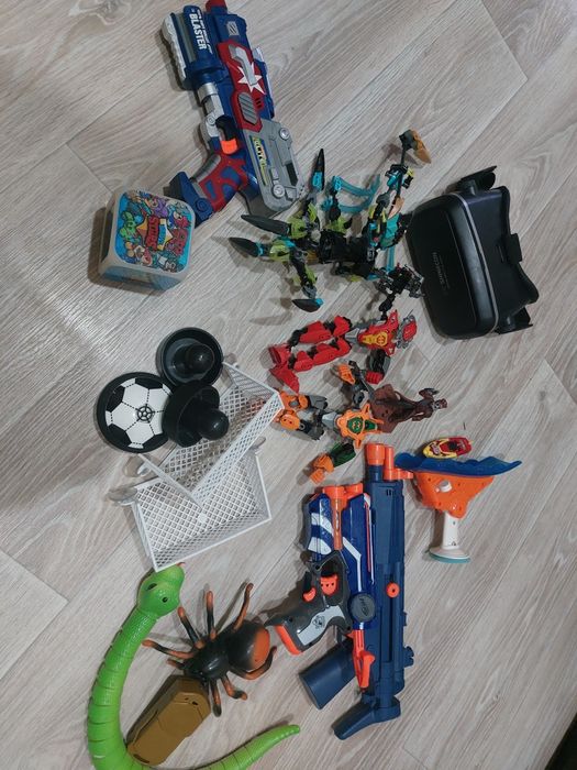 Продам пакет игрушек за 2000