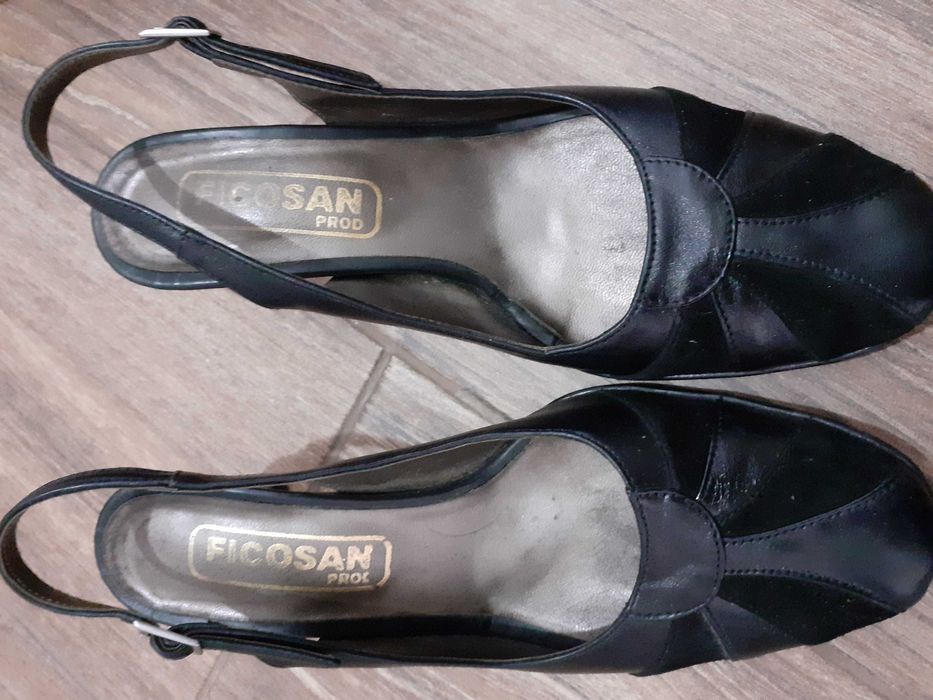 Pantofi din piele
