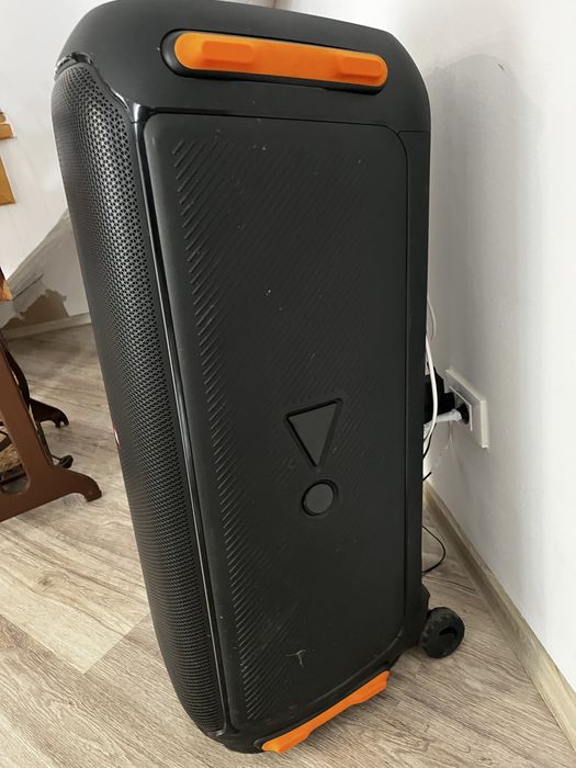 Boxa JBL 700 in buna stare achizionata acum 1 an jumate