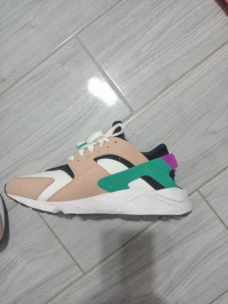 Vand adidași Nike Air Huarache