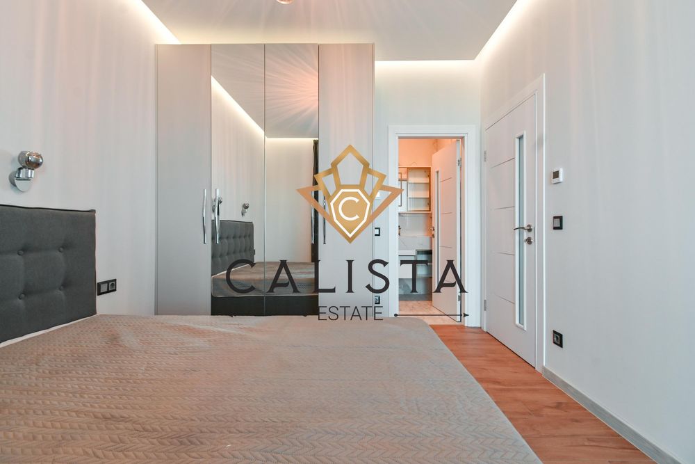 Тристаен апартамент за продажба в ж.к. Кръстова вада, 2097592