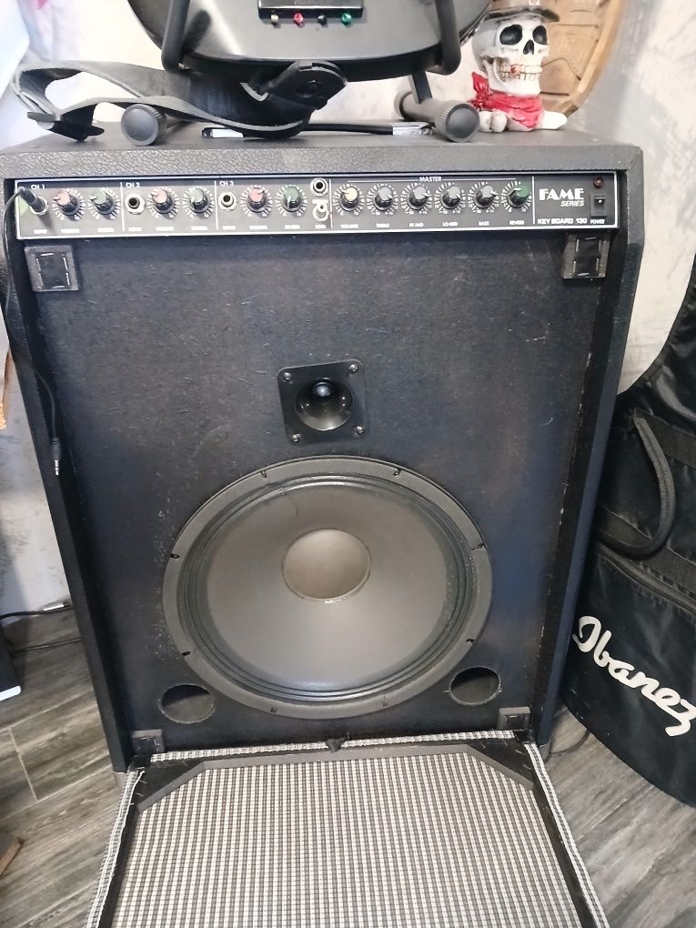 Бас китара jackson j2 concert и кубе 500 вата
