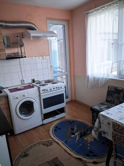 отдавам тристаен Топ Център