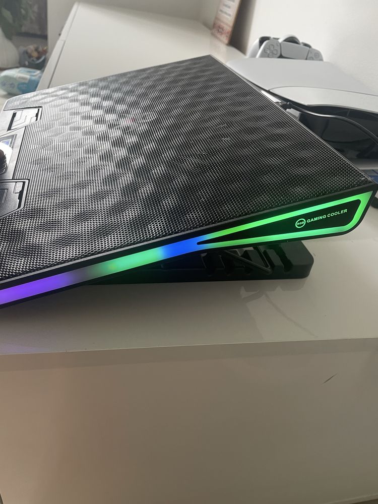 Ventilator pentru laptop
