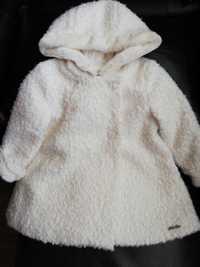 Бяло пухено палто на Майорал