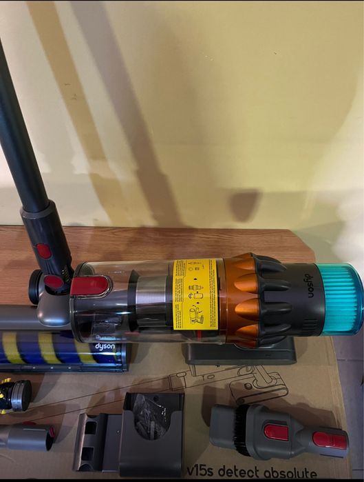 dyson v15s detect absolute  / nou /laser