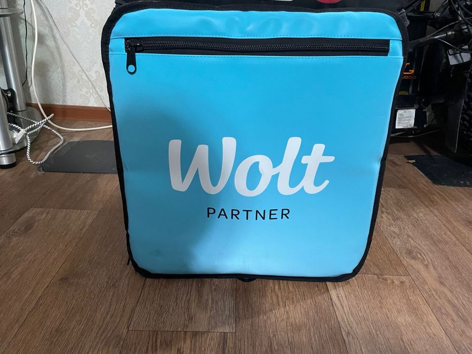 фирменный рюкзак Wolt Partner