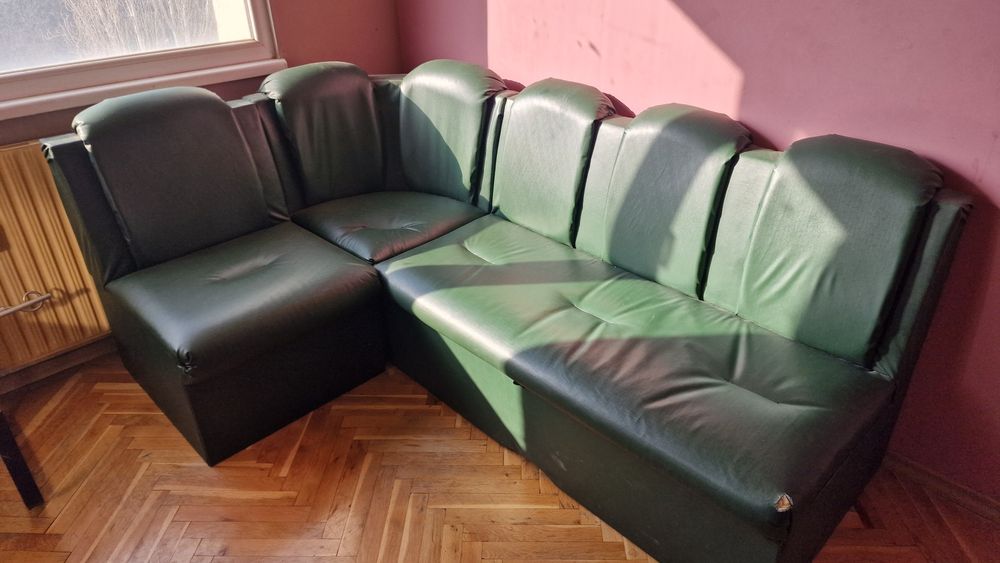 Продавам спешно разтегателен диван