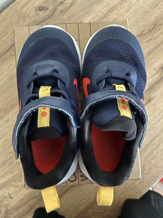 Маратонки Nike revolution 6 номер 27