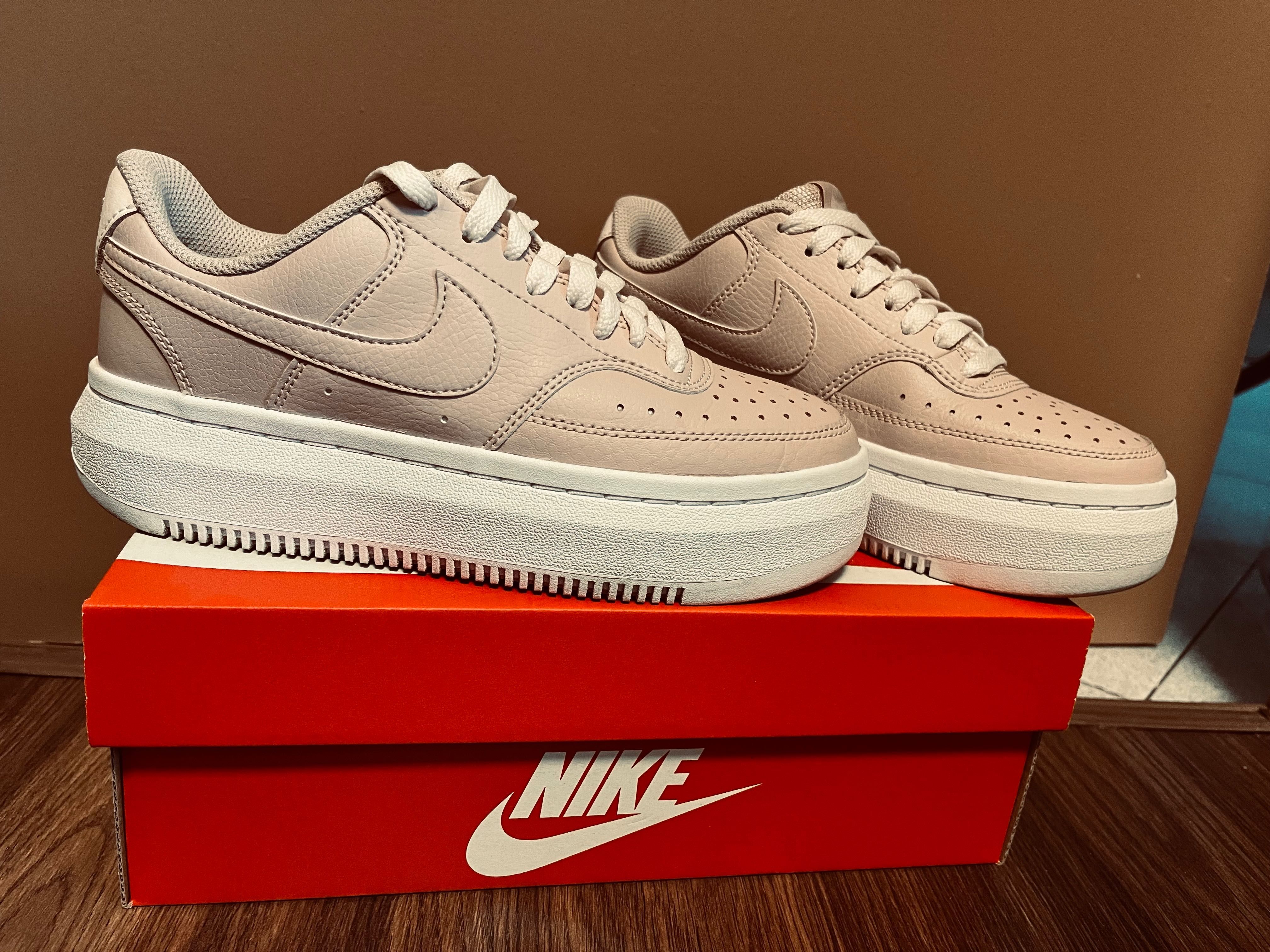 W NIKE Court vision alta ltr