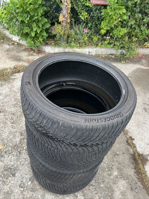 Зимни гуми  с борд 285/40/21 Brigestone DOT22