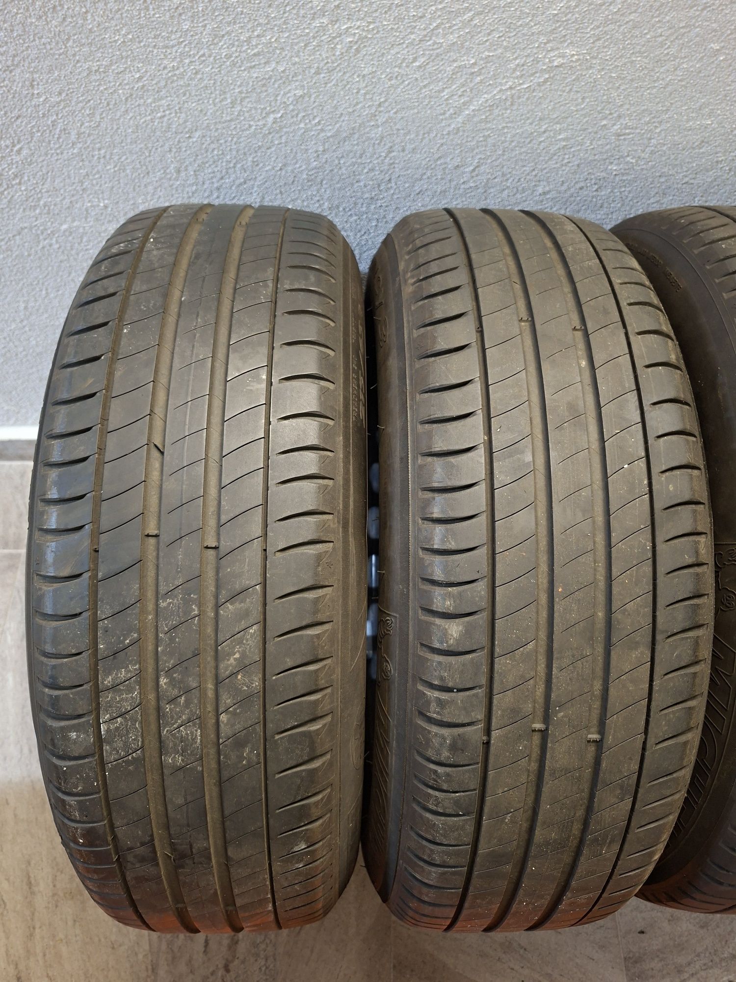 4 броя 215 65 17 michelin