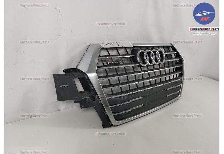 Оригинален централен радиаторен държач със сензори Ауди / Audi Q7 4M О