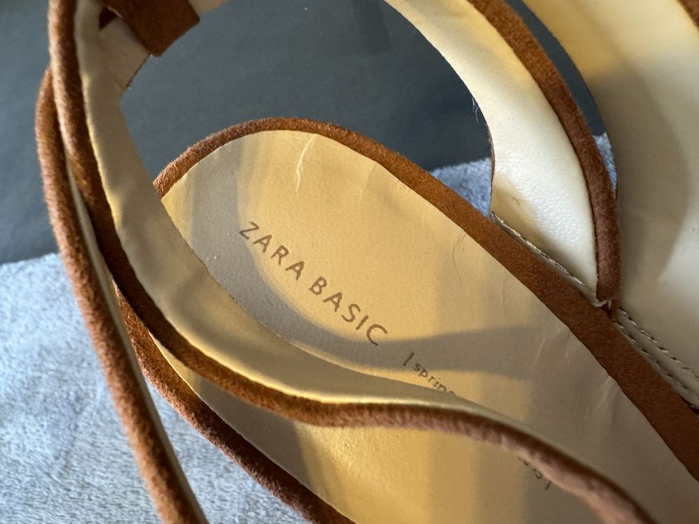 Sandale cu toc Zara (38)
