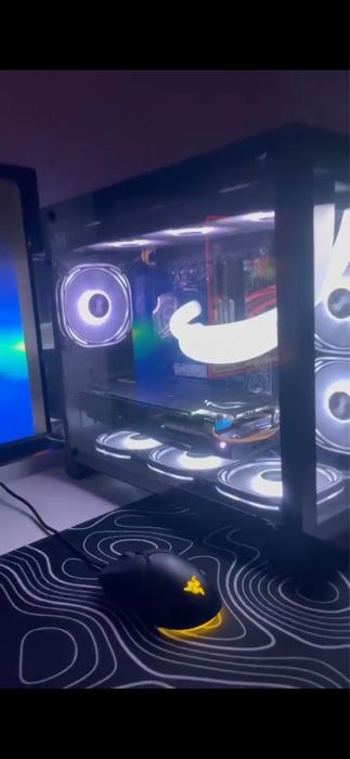 pc gaming custom facut pe piese