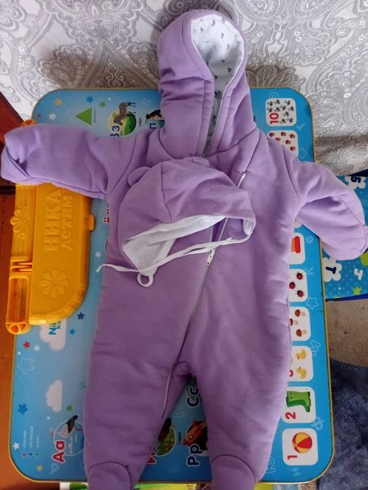 Продам костюмчики на девочку