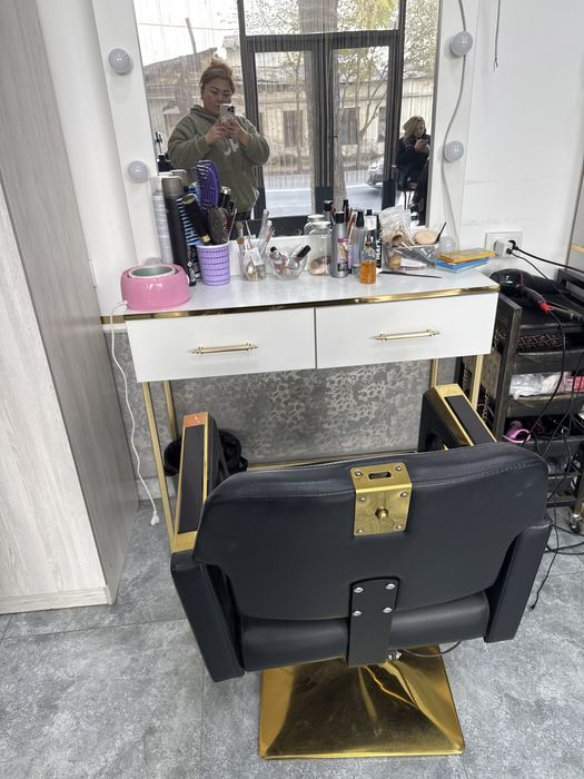 Srochna salon narsalari sotiladi