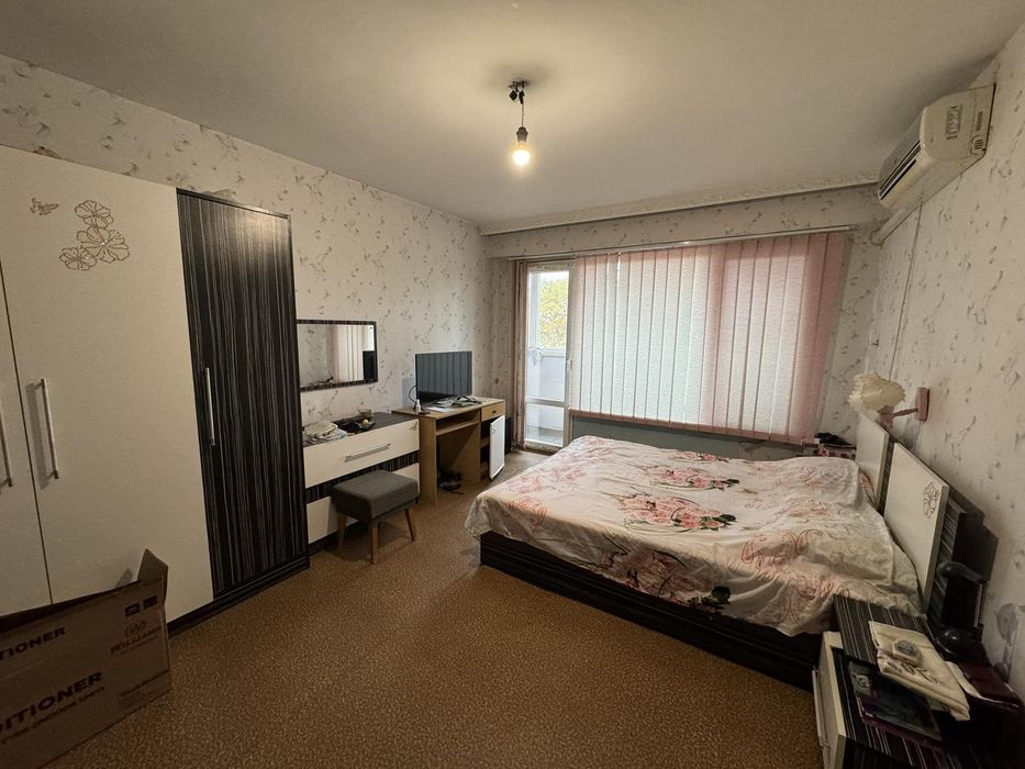 Тристаен апартамент в ж.к Братя Миладинови