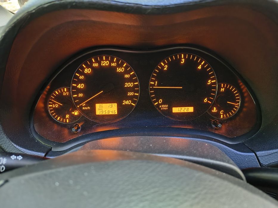 Toyota Avensis 2005г. 2.0 D4D