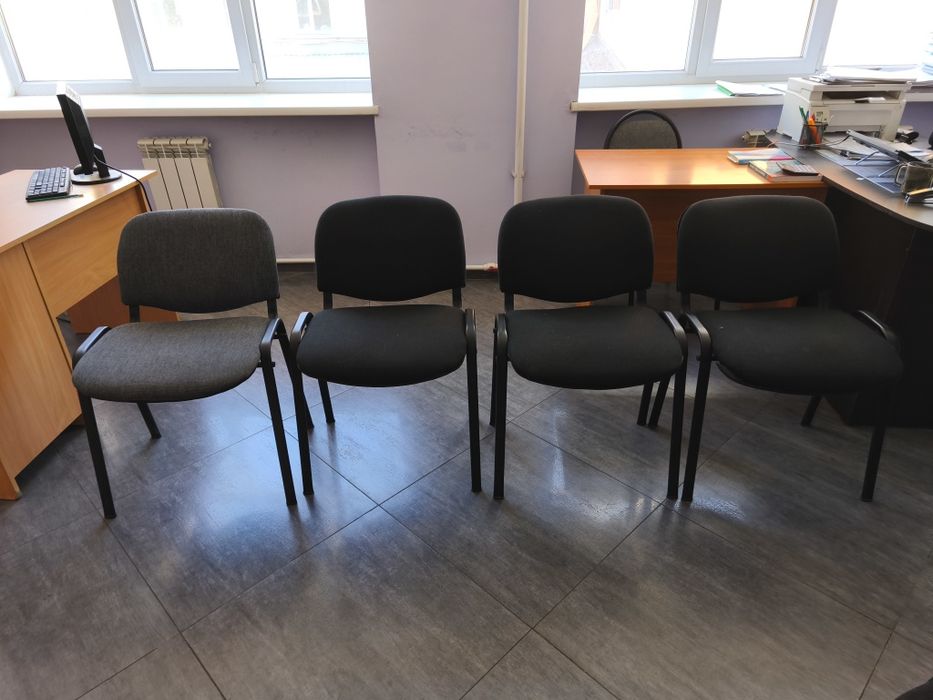 Продаю офисную мебель в отличном состоянии
