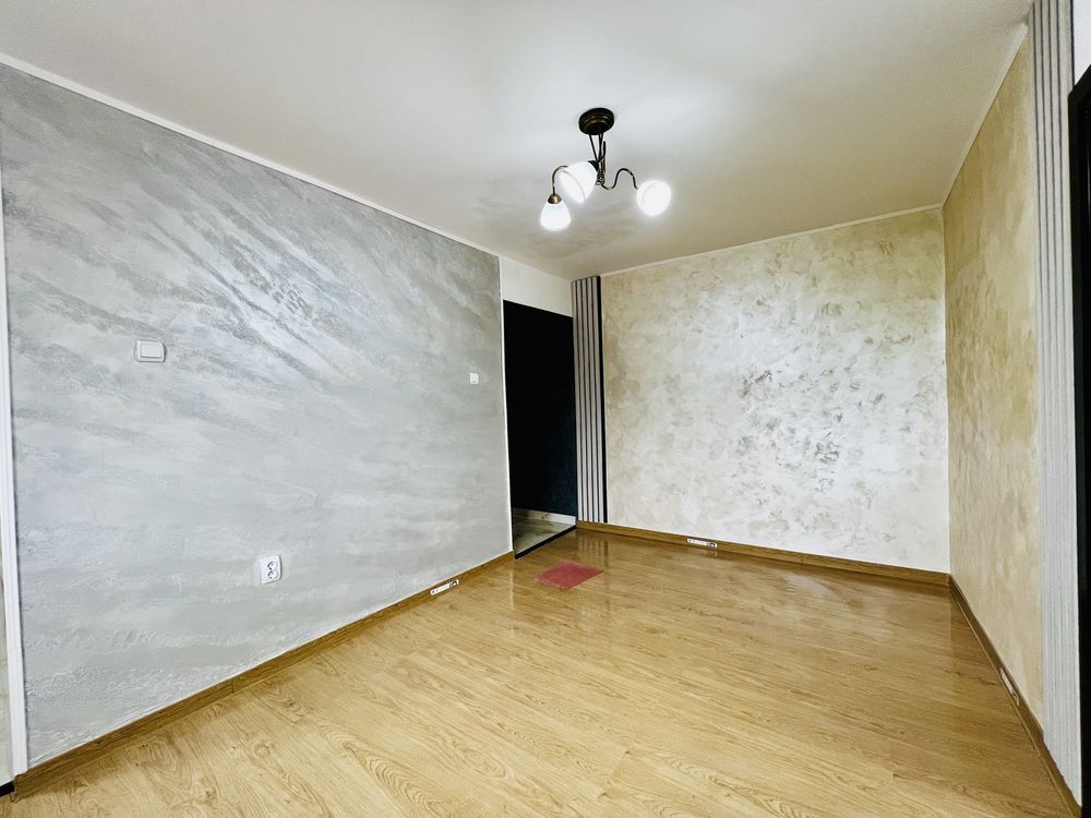 De Vanzare Apartament 3 Camere, Etaj 3 , Tecuci, Penny Market