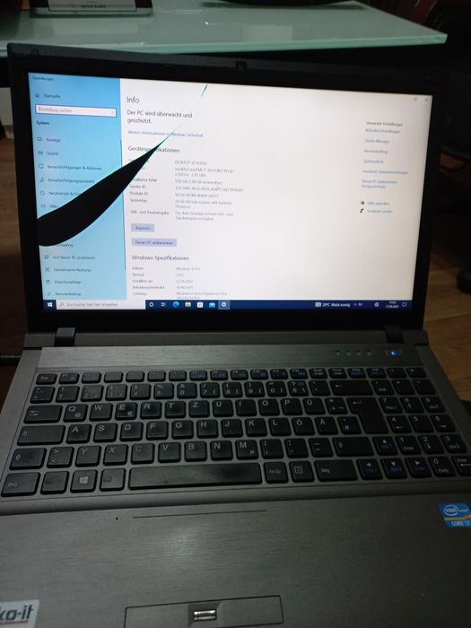 Terra mobile 1541 si Medion Akoya MD98760