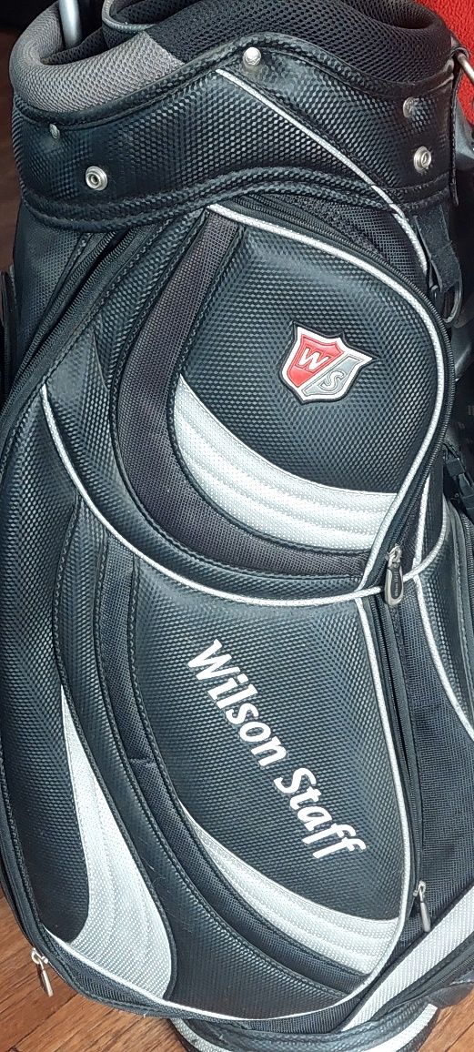 Продам комплект фирменных клюшек для гольфа Wilson Staff