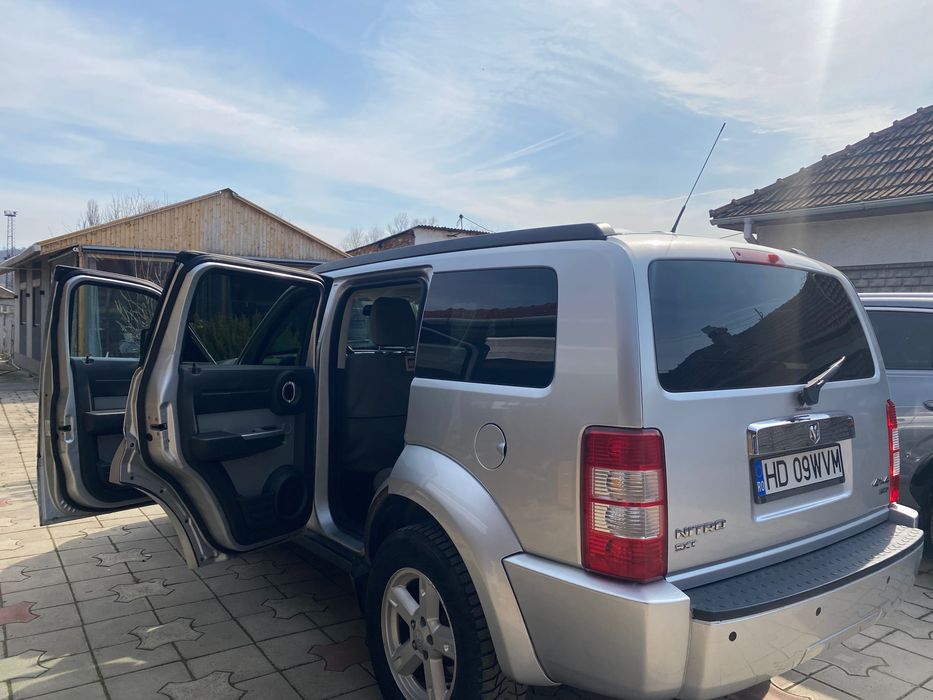 Vând Dodge Nitro 4x4