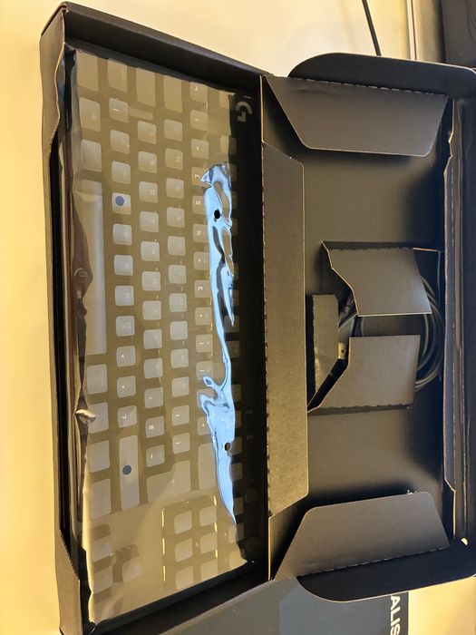 Геймърска клавиатура Logitech G Pro