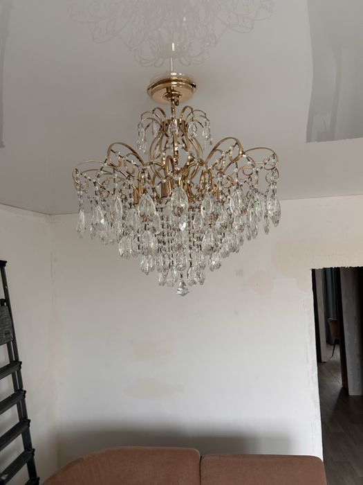 Люстры 2 штуки одинаковые