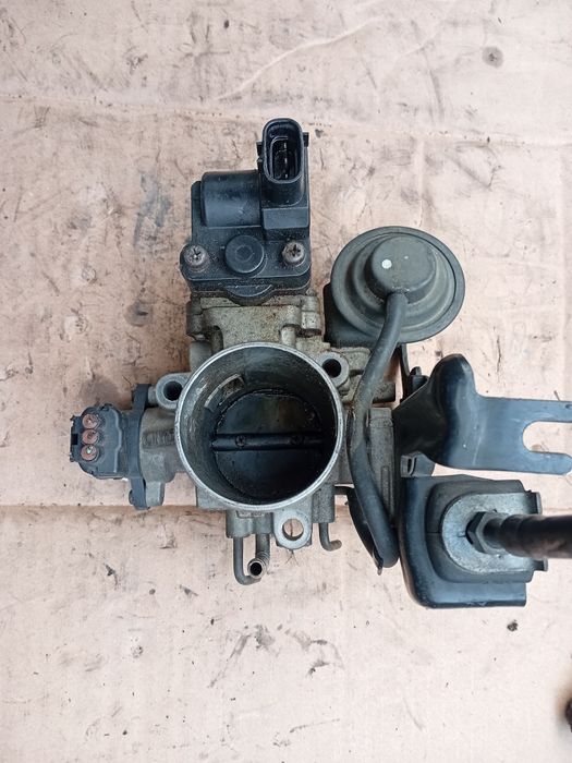 Дроссельная заслонка Toyota Camry 25