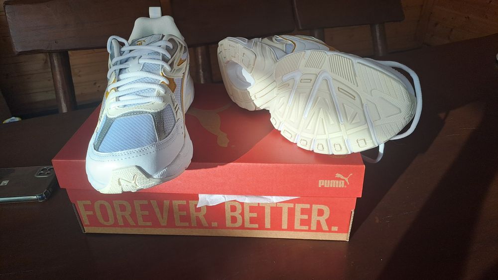 Adidasi Puma foarte frumoși