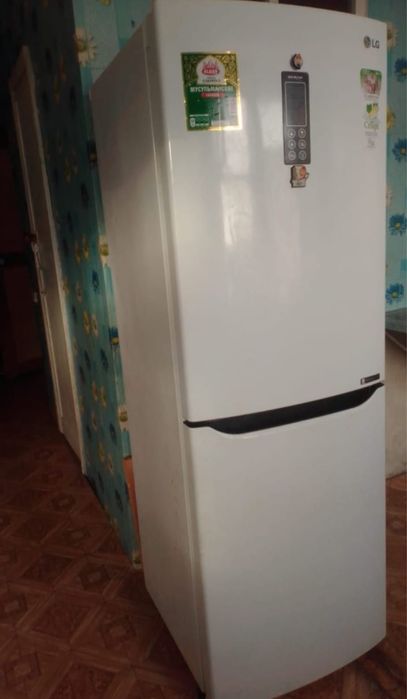 Холодильник LG срочно, дешево в отличном состоянии