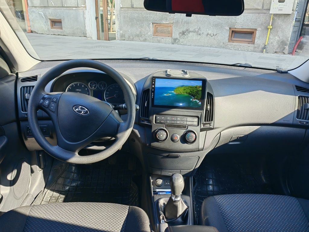Vand Hyundai I30 benzina 2010