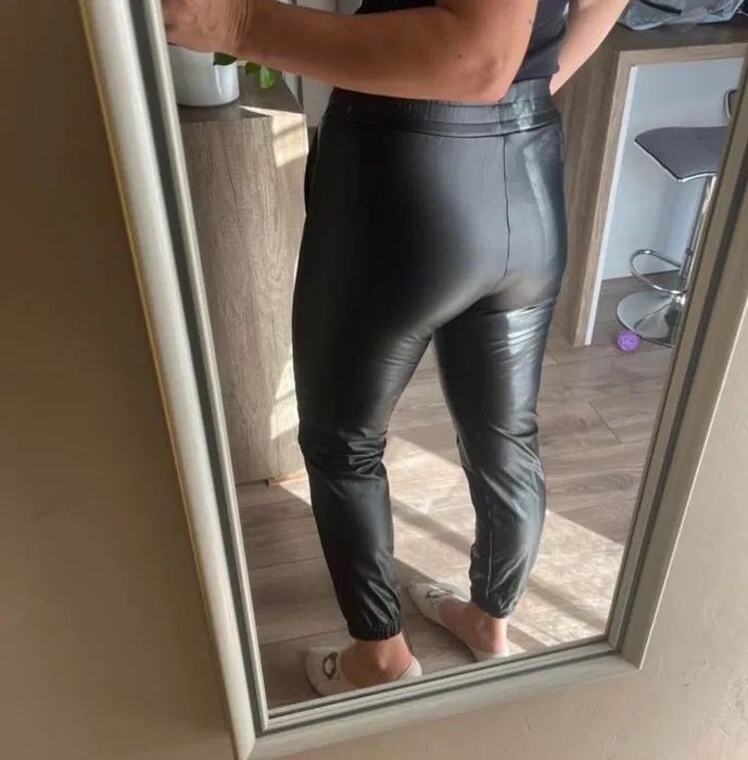 Pantaloni piele ecologică