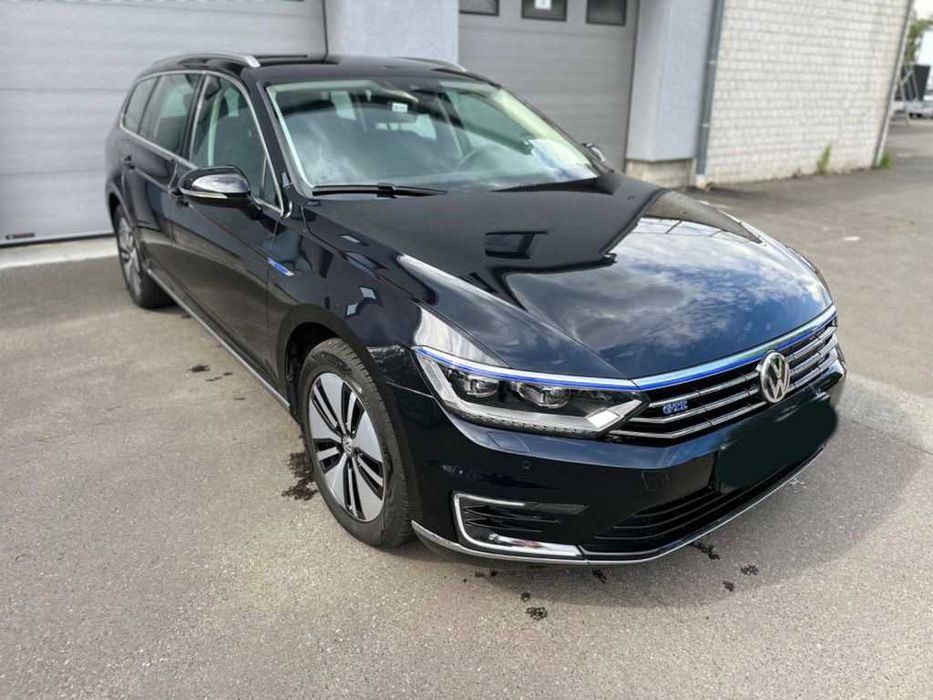 Inchirieri auto Bucuresti - Volksagen Passat de inchiriat Aeroport